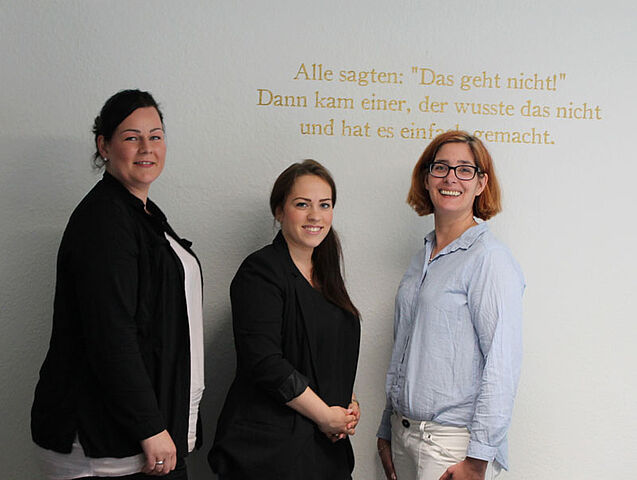 Vertriebs­assistentin Strube, Personal­disponentin Oswald und Nieder­lassungs­leiterin Kurz